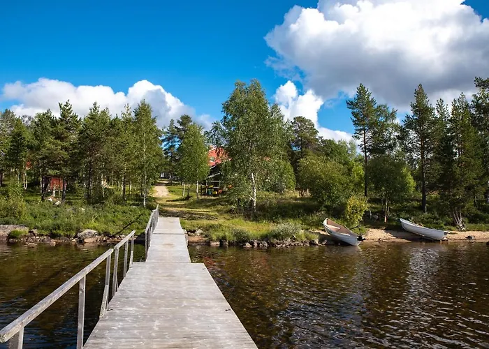 Korpikartano 3* אינארי