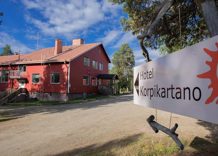 Korpikartano 3* אינארי