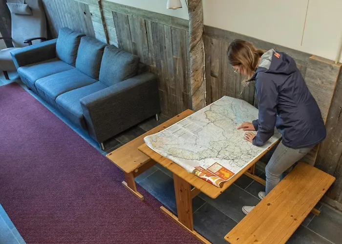 Korpikartano 3* אינארי