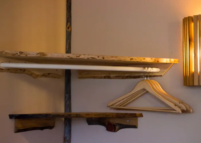 Korpikartano 3* אינארי